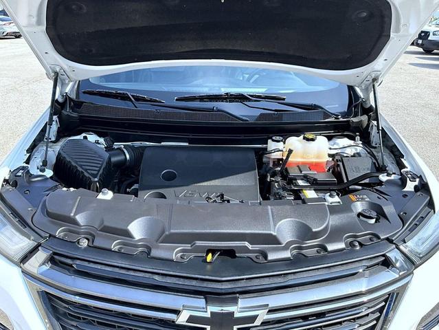 Photo of 2023 Summit White Chevrolet Traverse