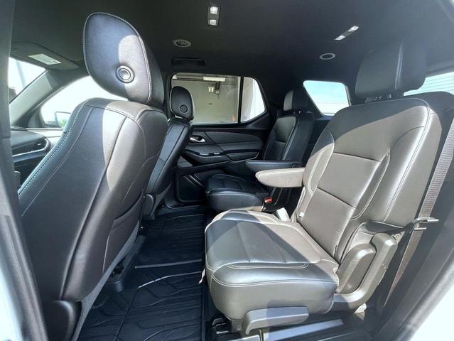 Photo of 2023 Summit White Chevrolet Traverse
