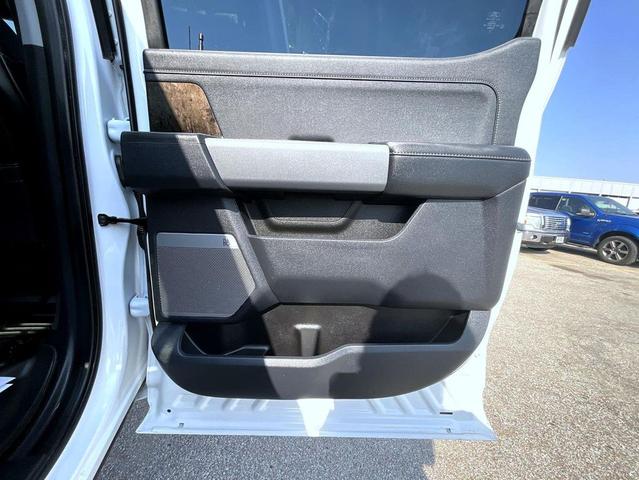 Photo of 2024 Oxford White Ford F-250
