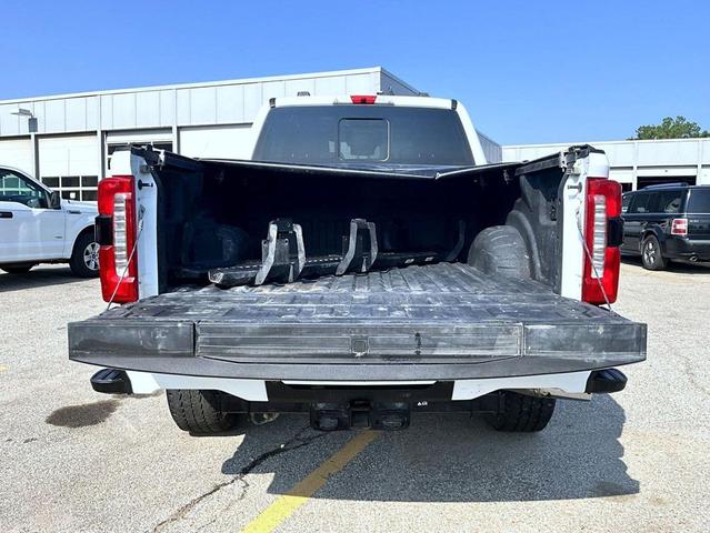 Photo of 2024 Oxford White Ford F-250