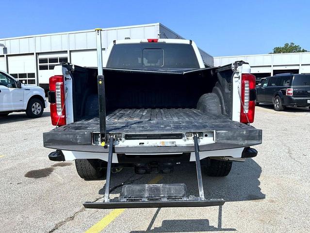 Photo of 2024 Oxford White Ford F-250