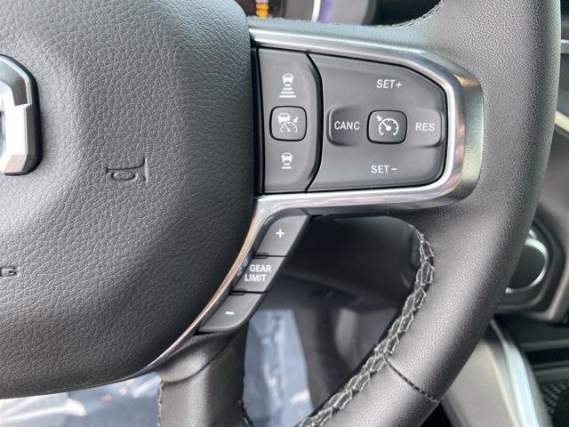 Photo of 2025 Bright White Clearcoat RAM 1500