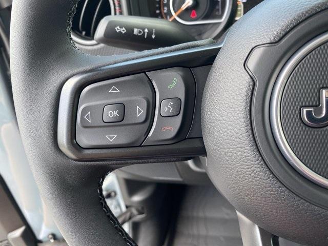 Photo of 2025 Anvil Clearcoat Jeep Gladiator