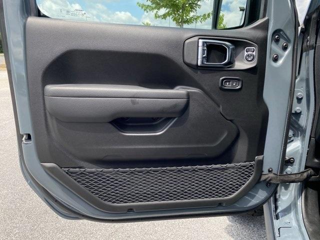 Photo of 2025 Anvil Clearcoat Jeep Gladiator