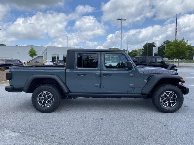 Photo of 2025 Anvil Clearcoat Jeep Gladiator