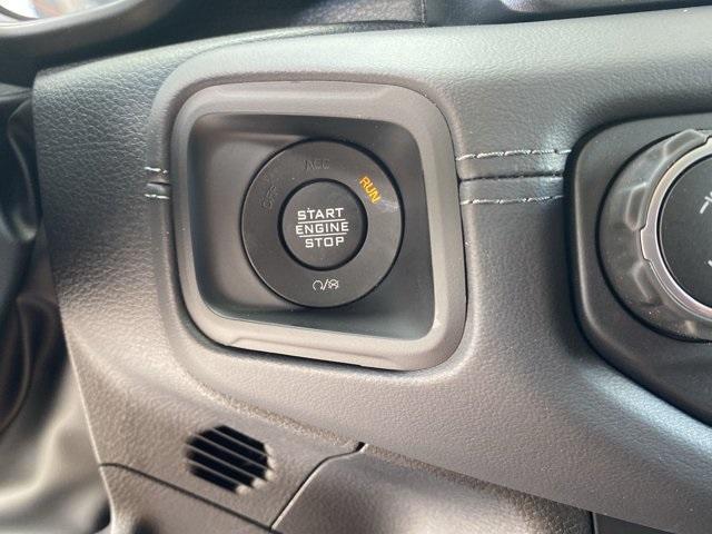 Photo of 2025 Anvil Clearcoat Jeep Gladiator