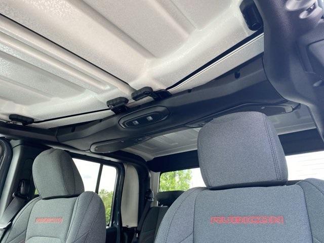 Photo of 2025 Anvil Clearcoat Jeep Gladiator