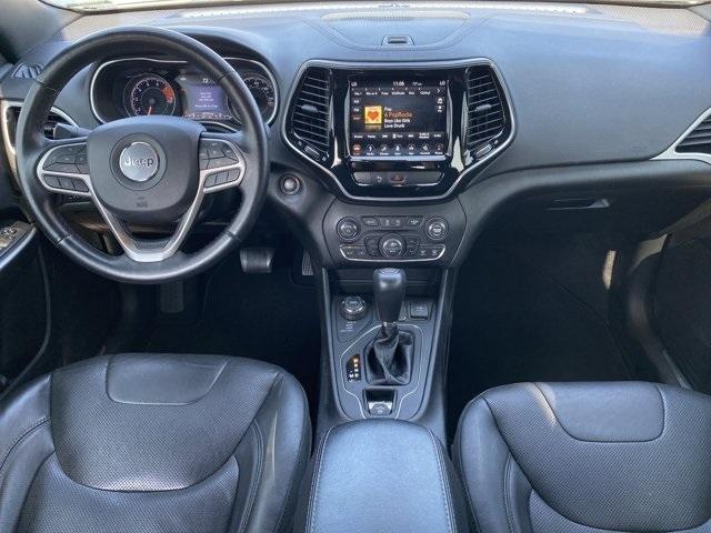 Photo of 2019 Pearl White Pearlcoat Jeep Cherokee