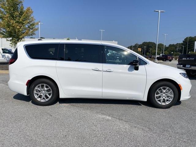 Photo of 2026 PW7 Chrysler Pacifica