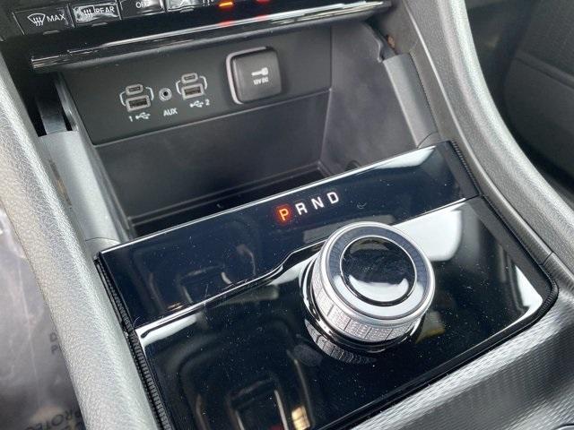 Photo of 2025 Metallic Jeep Grand Cherokee
