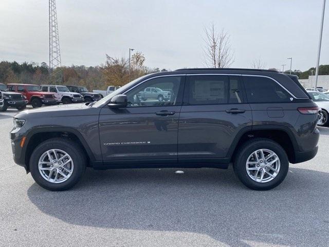 Photo of 2025 Metallic Jeep Grand Cherokee