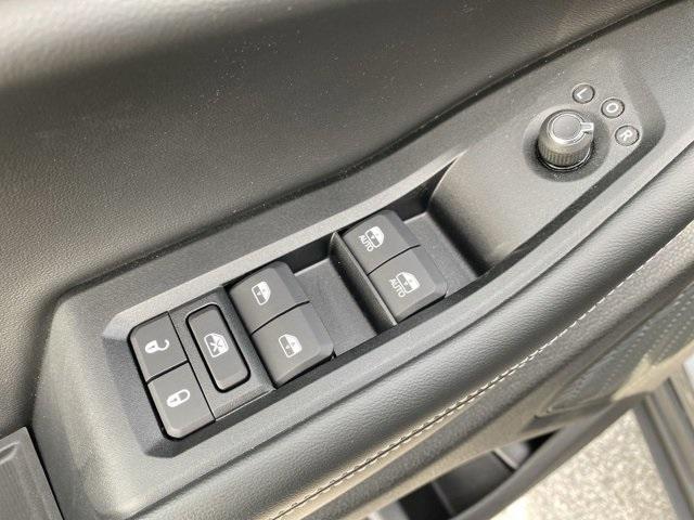 Photo of 2025 Metallic Jeep Grand Cherokee