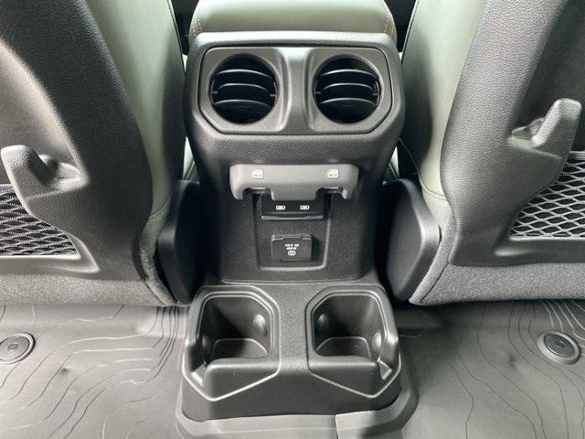 Photo of 2025 Black Clearcoat Jeep Gladiator