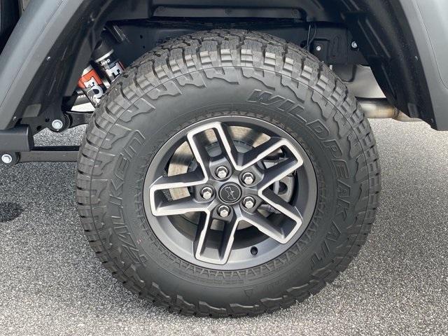 Photo of 2025 Black Clearcoat Jeep Gladiator