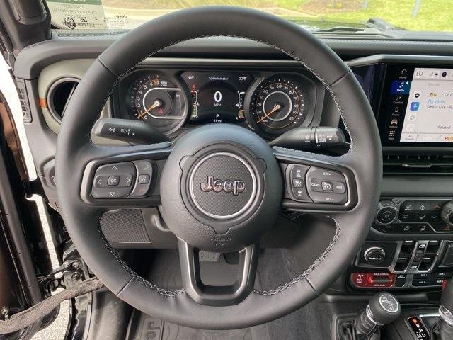 Photo of 2025 Black Clearcoat Jeep Gladiator