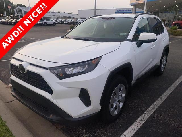Photo of 2019 White Toyota RAV4