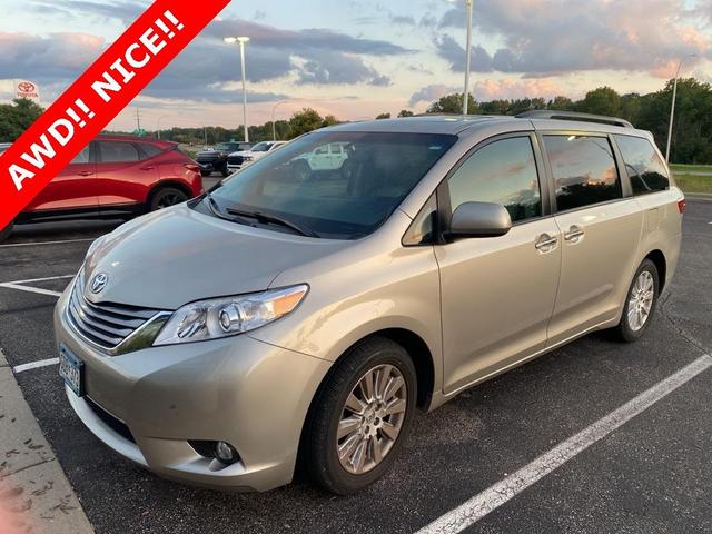 Photo of 2015 Beige Toyota Sienna