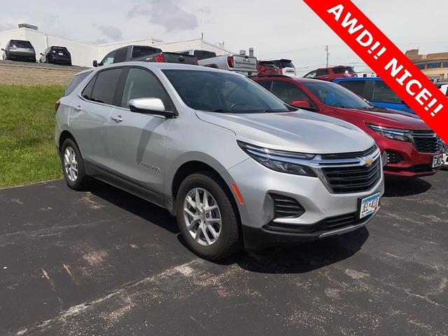 Photo of 2022 Silver Ice Metallic Chevrolet Equinox