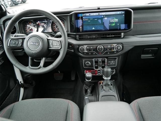 Photo of 2025 Bright White Clearcoat Jeep Gladiator