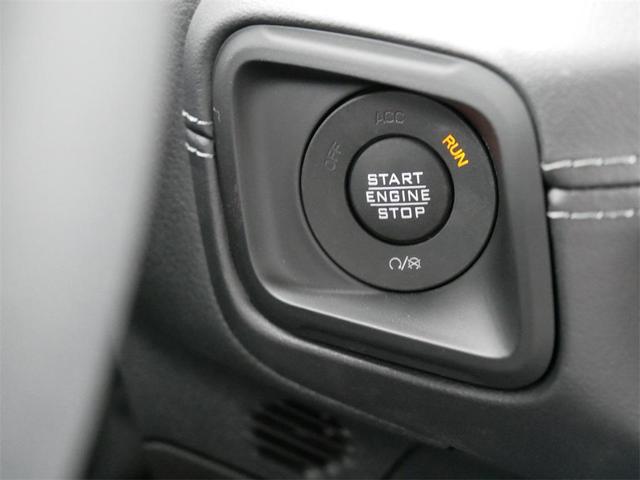 Photo of 2025 Bright White Clearcoat Jeep Gladiator