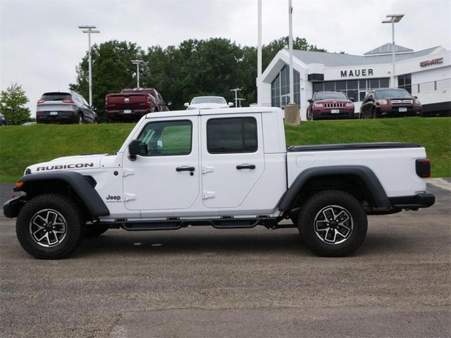 Photo of 2025 Bright White Clearcoat Jeep Gladiator