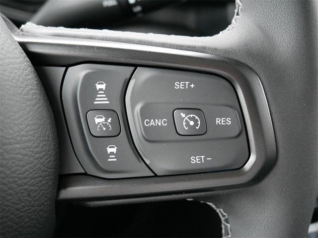 Photo of 2025 Bright White Clearcoat Jeep Gladiator