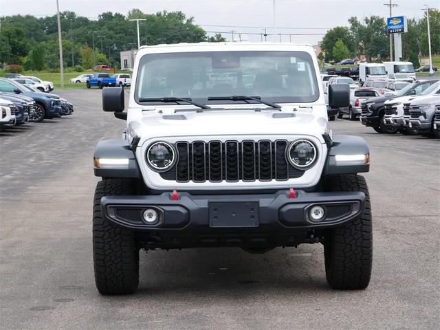 Photo of 2025 Bright White Clearcoat Jeep Gladiator