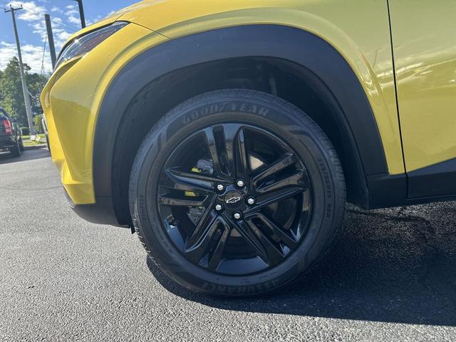 Photo of 2024 Nitro Yellow Metallic Chevrolet Trax