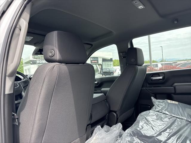 Photo of 2025 Summit White GMC Sierra 2500
