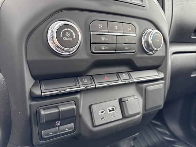 Photo of 2025 Summit White GMC Sierra 2500