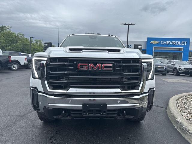 Photo of 2025 Summit White GMC Sierra 3500