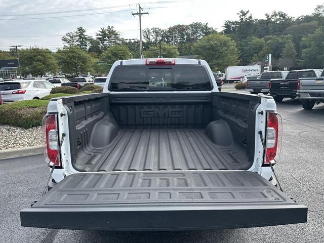 Photo of 2022 Summit White GMC Canyon