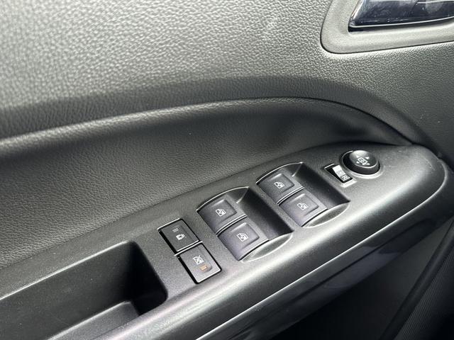 Photo of 2022 Summit White GMC Canyon