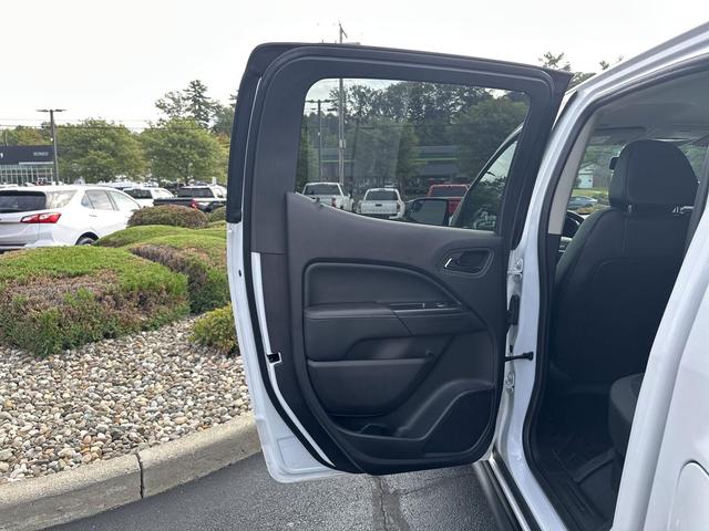 Photo of 2022 Summit White GMC Canyon