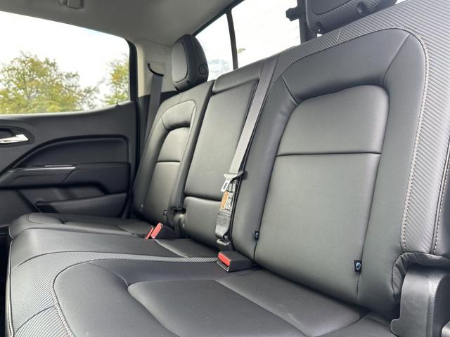 Photo of 2022 Summit White GMC Canyon