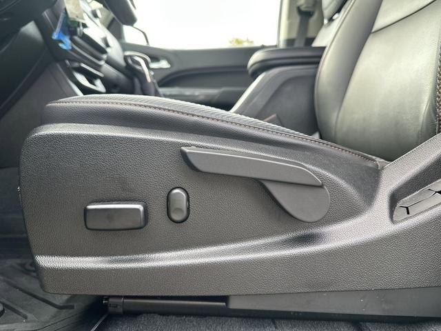 Photo of 2022 Summit White GMC Canyon