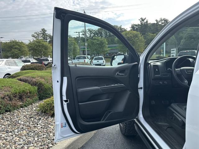 Photo of 2022 Summit White GMC Canyon