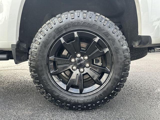 Photo of 2022 Summit White GMC Canyon