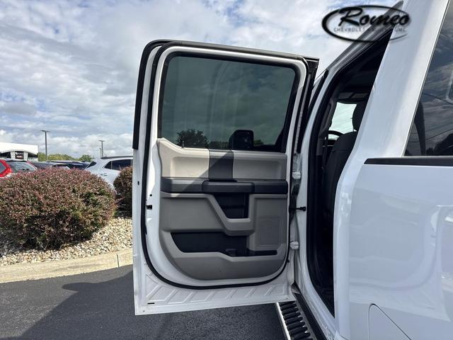 Photo of 2019 Oxford White Ford F-250