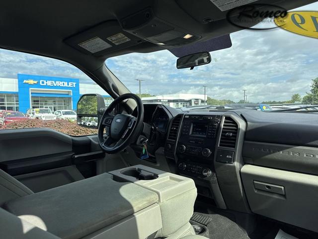 Photo of 2019 Oxford White Ford F-250