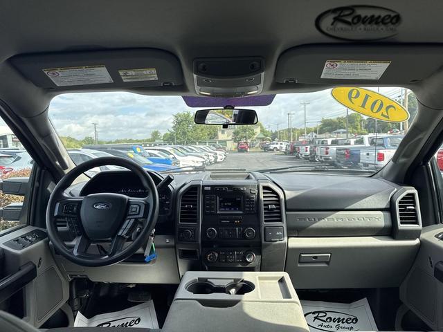 Photo of 2019 Oxford White Ford F-250