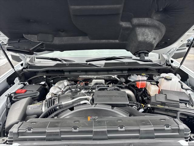 Photo of 2025 Summit White Chevrolet Silverado 3500