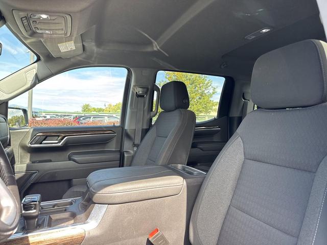 Photo of 2023 Onyx Black GMC Sierra 1500