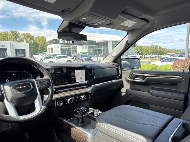 Photo of 2023 Onyx Black GMC Sierra 1500