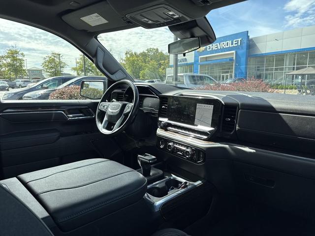 Photo of 2023 Onyx Black GMC Sierra 1500