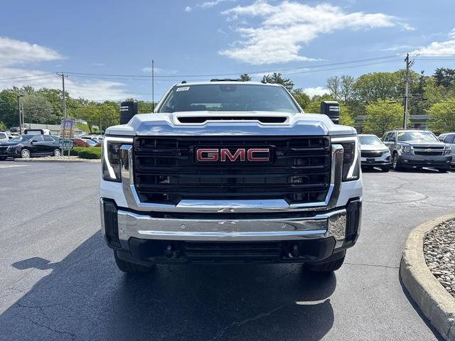 Photo of 2025 Summit White GMC Sierra 3500