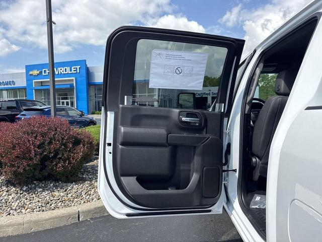 Photo of 2025 Summit White GMC Sierra 3500