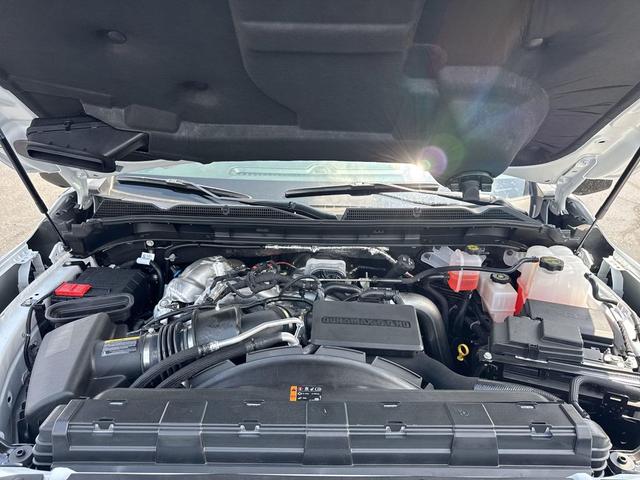 Photo of 2025 Summit White GMC Sierra 3500