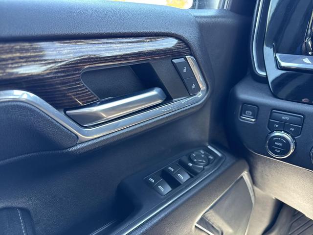 Photo of 2023 Onyx Black GMC Sierra 1500
