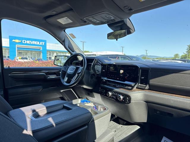 Photo of 2023 Onyx Black GMC Sierra 1500
